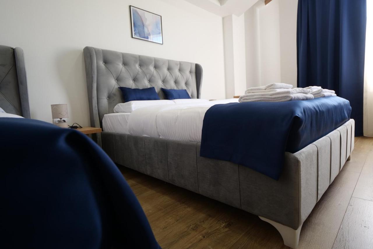 Motel Kvele โนวีปาซาร์ ภายนอก รูปภาพ