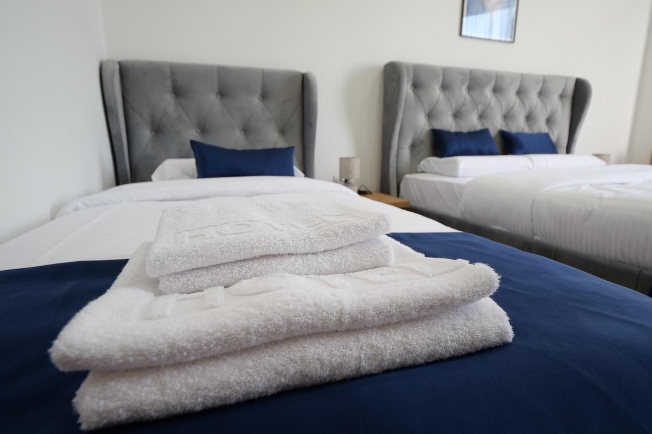 Motel Kvele โนวีปาซาร์ ภายนอก รูปภาพ