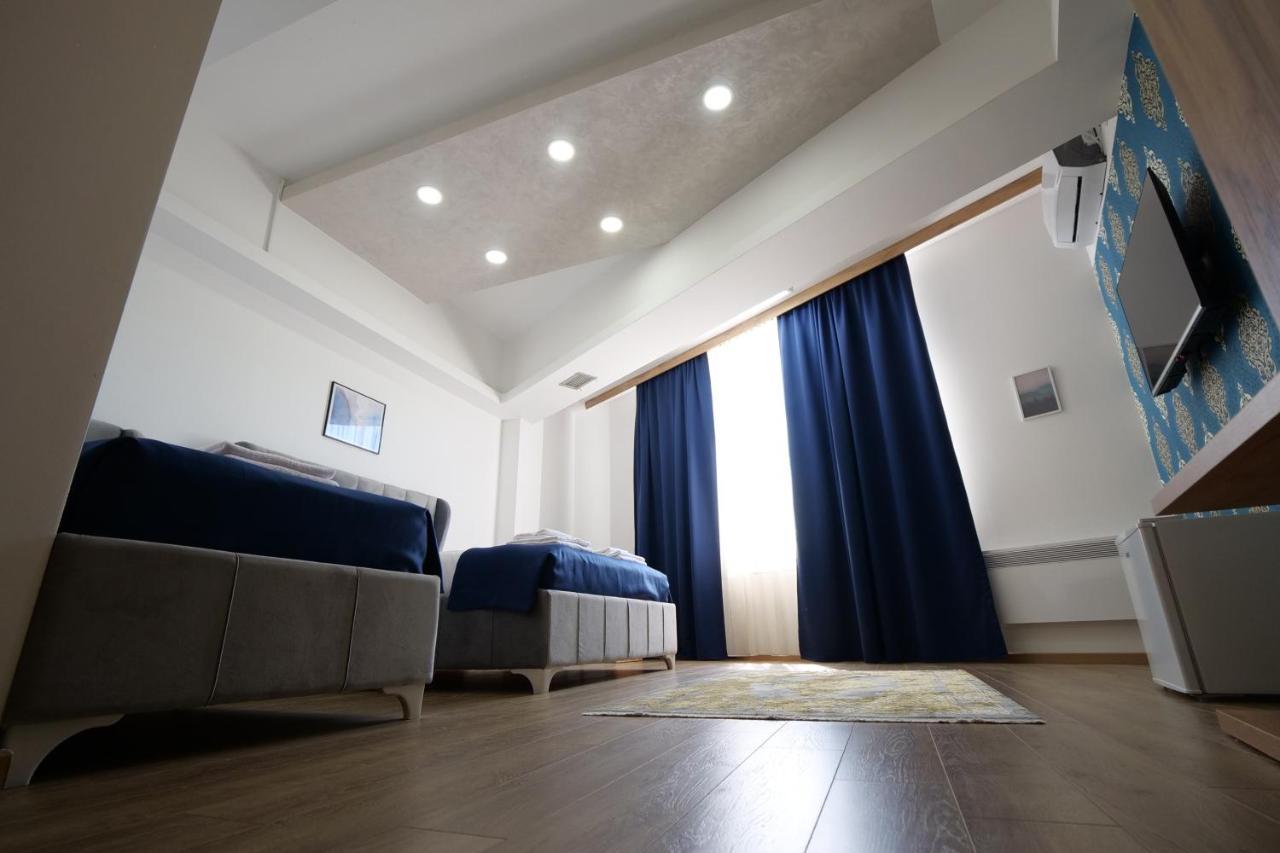 Motel Kvele โนวีปาซาร์ ภายนอก รูปภาพ