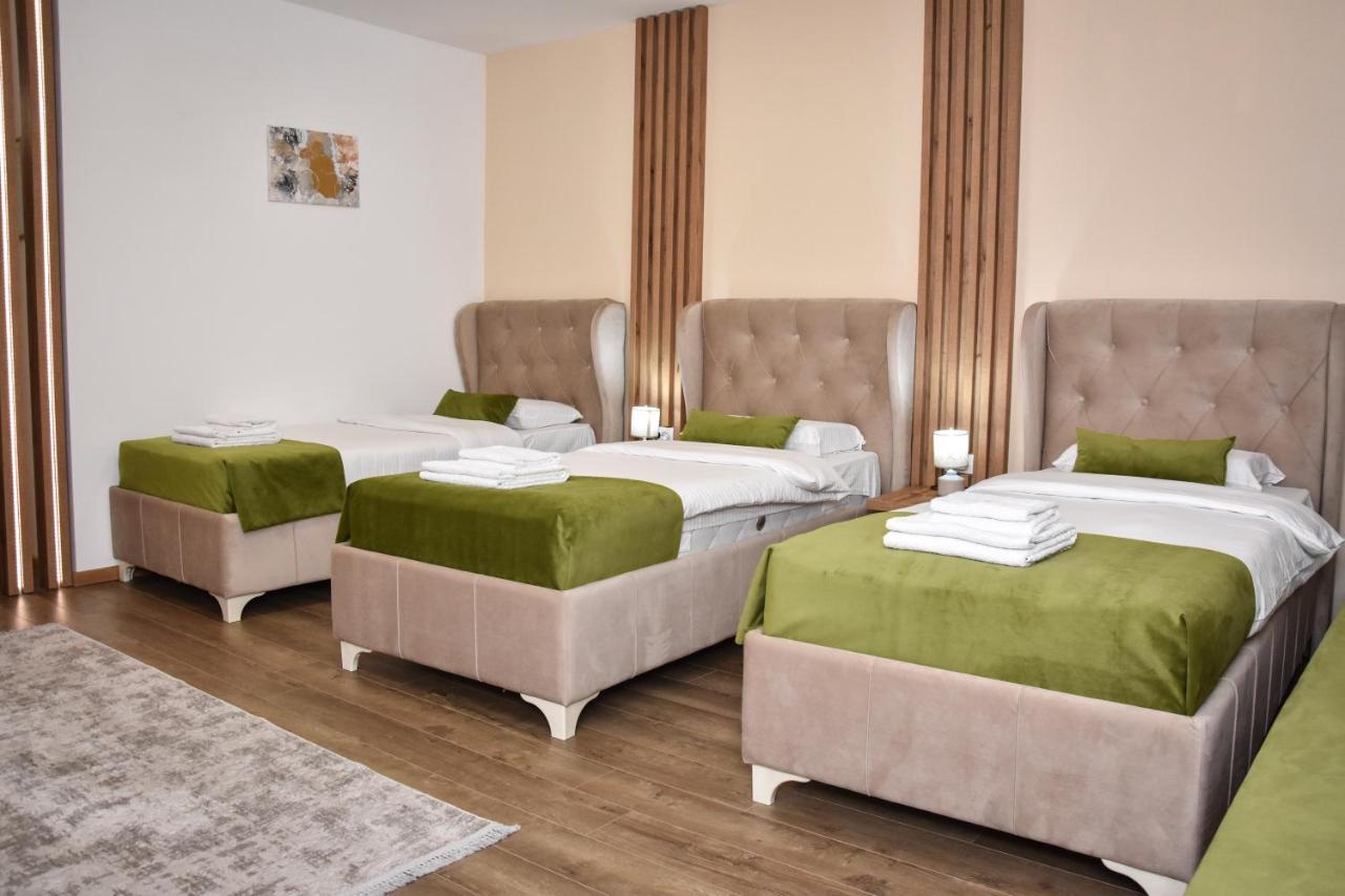 Motel Kvele โนวีปาซาร์ ภายนอก รูปภาพ