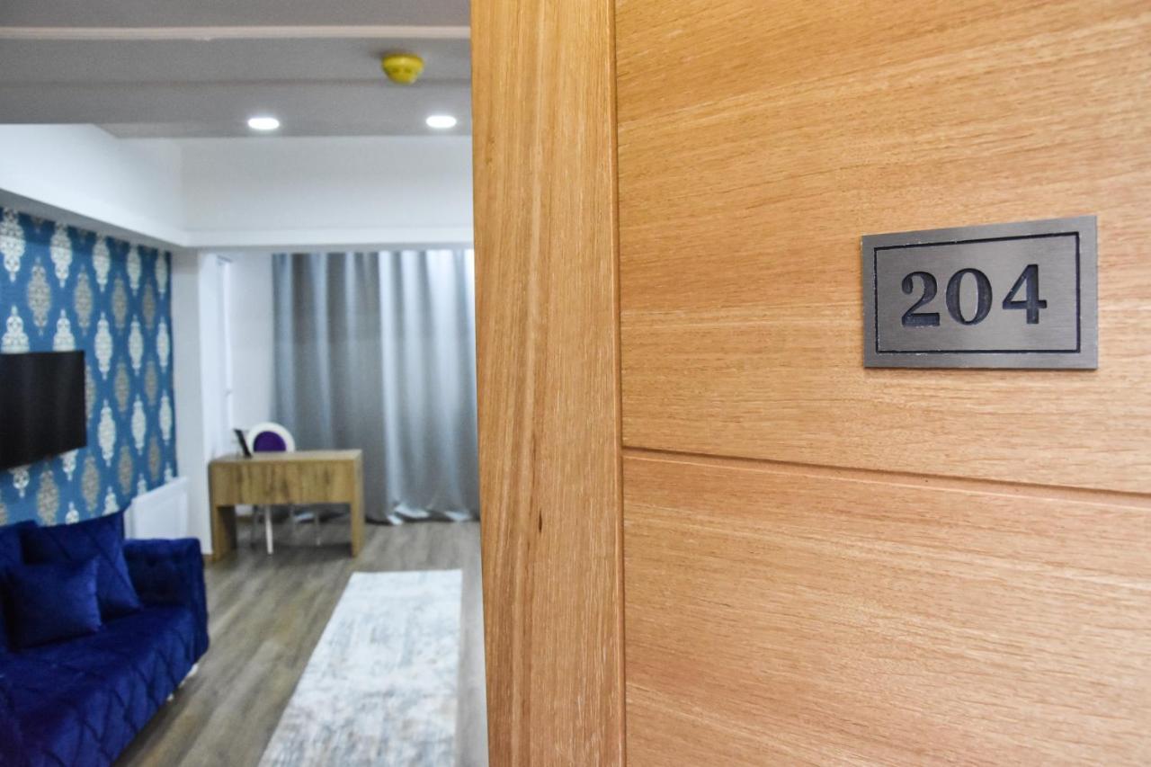 Motel Kvele โนวีปาซาร์ ภายนอก รูปภาพ