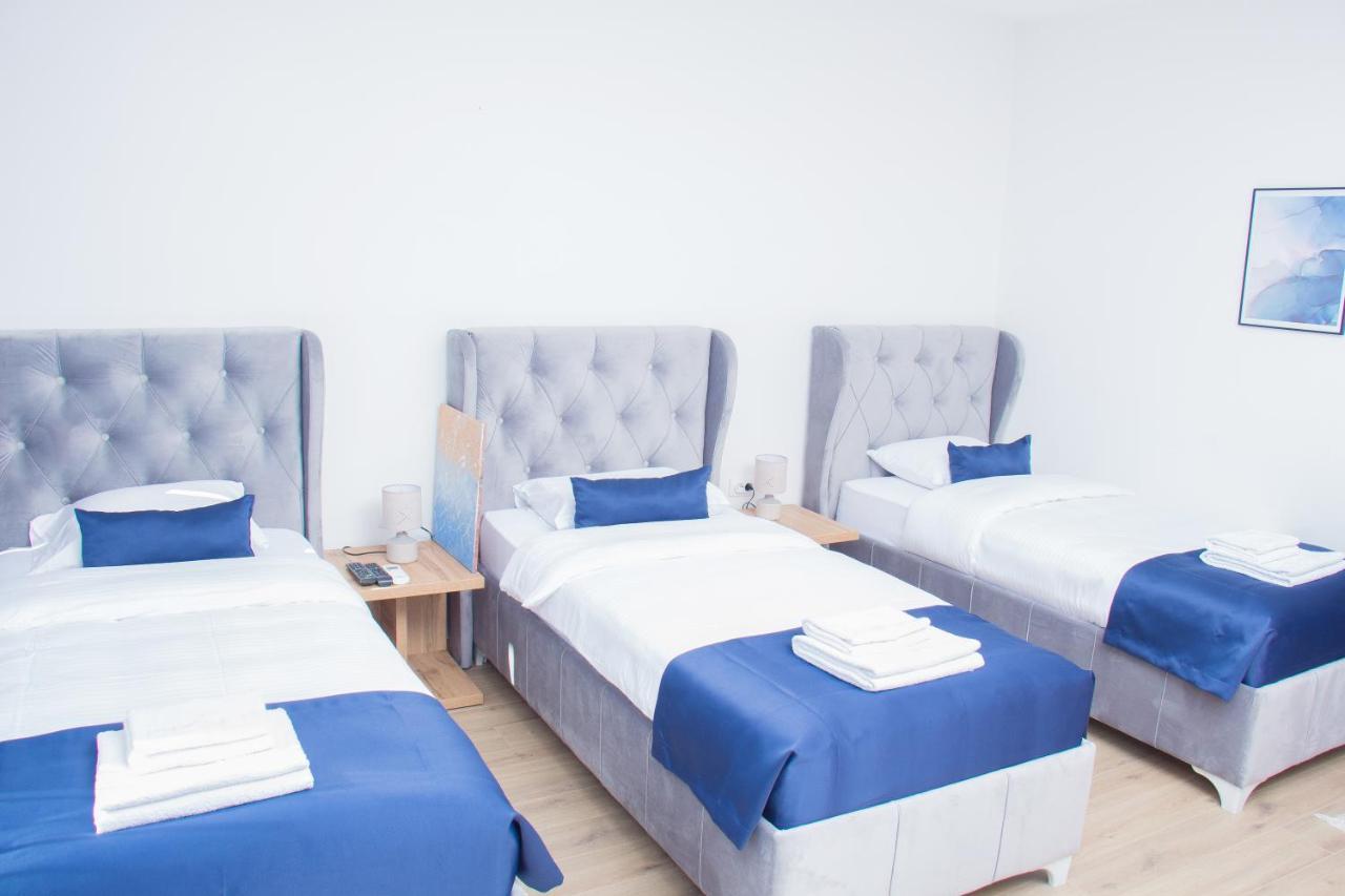 Motel Kvele โนวีปาซาร์ ภายนอก รูปภาพ